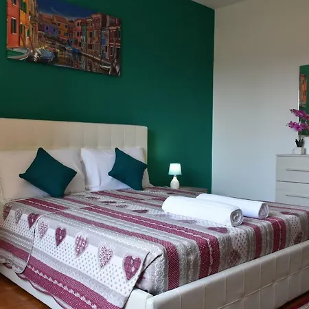 Venice Popular Guest house